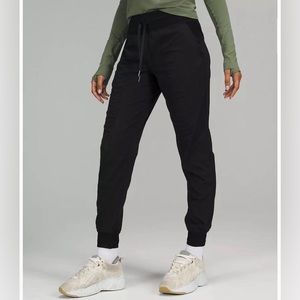 LULU JOGGERS! Size 6! Like new!!